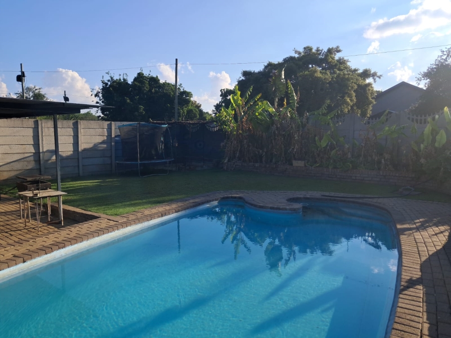 4 Bedroom Property for Sale in Riebeeckstad Free State